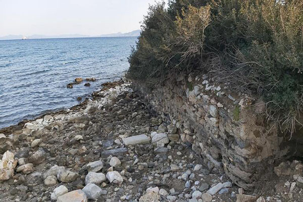 Datça'da deniz çekildi, 2 bin yıllık limanın kalıntıları göründü - Resim : 1