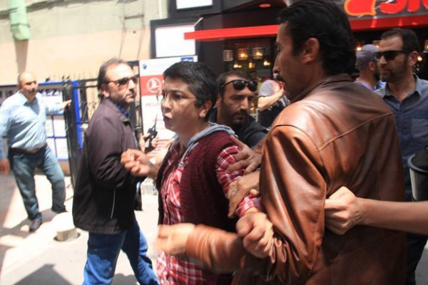 Saçılık: Bizi esnafla karşı karşıya getirmeye çalışıyorlar - Resim : 2