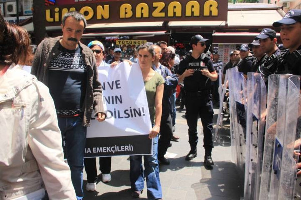 Saçılık: Bizi esnafla karşı karşıya getirmeye çalışıyorlar - Resim : 1