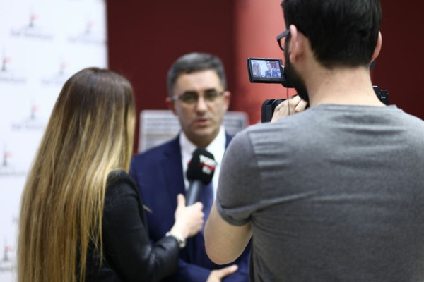 'Cumhurbaşkanı'na yakınım’ diyerek önüne geleni dolandırdı - Resim : 3