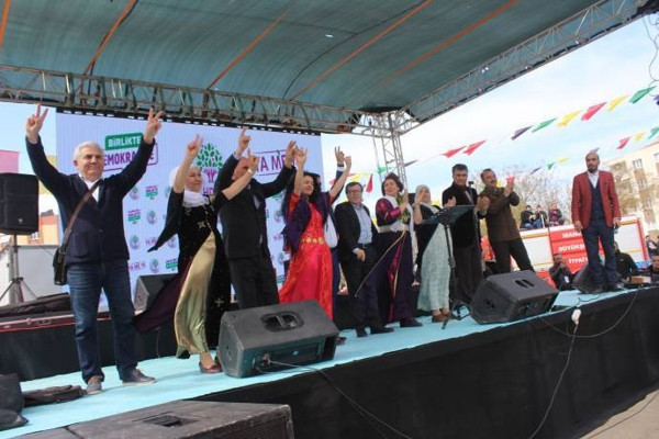 Türkiye'nin dört bir yanından yükselen ses: Newroz Pîroz Be - Resim : 3