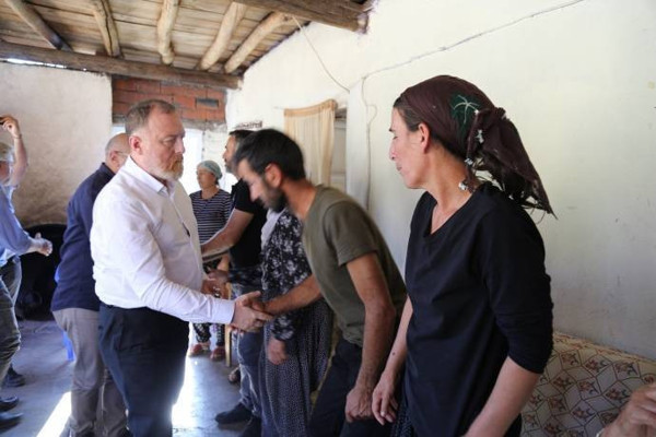 Sezai Temelli Nupelda, Ayaz ve Engin'in ailelerini ziyaret etti - Resim : 2