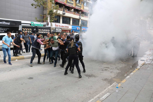 İHD: Polis şiddetine karşı hakim ve savcıları göreve davet ediyoruz - Resim : 2