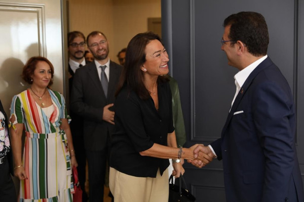 İmamoğlu sanatçılarla görüştü: Politikalarımızı bir an önce netleştirmek istiyoruz - Resim : 1