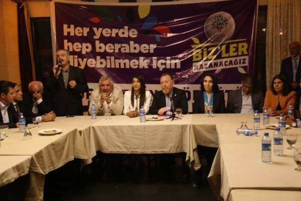 Temelli: Sarayın ampulü yandıkça bizim ışığımız sönüyor - Resim : 1