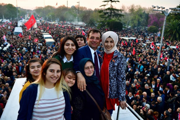İmamoğlu görevi devraldı: Size katılımcılık, şeffaflık vaat ediyorum - Resim : 3