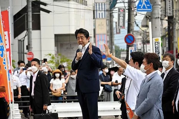 Takeshi Komagome: Shinzo Abe, Japon demokrasisinin imhacısıydı - Resim : 7