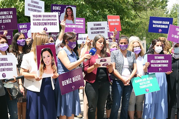 Kadınlar Meclis önünden seslendi: HDP değil, erkek ittifakının çeneleri kapatılacak - Resim : 1