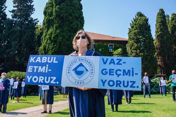 Boğaziçi Üniversitesi'nde bir akademisyenin daha dersleri kapatıldı - Resim : 1