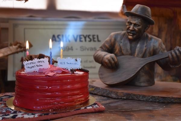 'Aşık Veysel'in 104 yıllık sazı' - Resim : 1