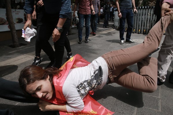 Yüksel Caddesi'nde polis yine müdahale etti - Resim : 2