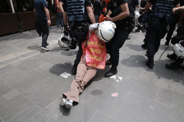 Yüksel Caddesi'nde polis yine müdahale etti - Resim : 4