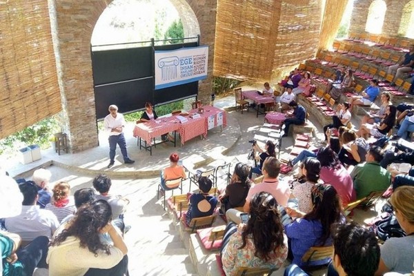 Ege İnsan Hakları Okulu'ndan 'İnsan Hakları’ çalıştayı - Resim : 2