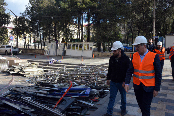 Maraş'taki 'Dünyanın en saçma binası' yıkılıyor - Resim : 1