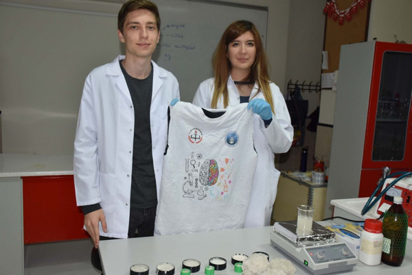 Hamam böceğinden radyasyon zırhı yaptı - Resim : 1