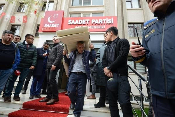 Fatih Erbakan'dan, Saadet Partisi Genel Merkezi'ne haciz - Resim : 2