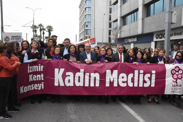 İzmir'de 8 Mart eylemi ve koşusu - Resim : 1