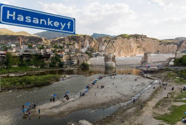 Hasankeyf'in üzerine toprak döktüler - Resim : 1