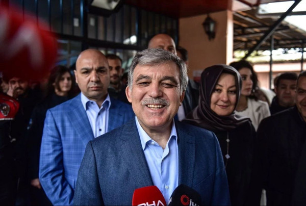 Siyasiler sandık başında - Resim : 14