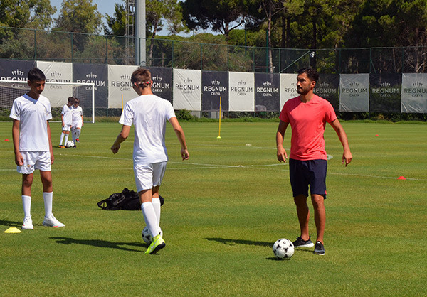 Real Madrid'in futbolcu adayları Antalya'da yetişiyor - Resim : 1
