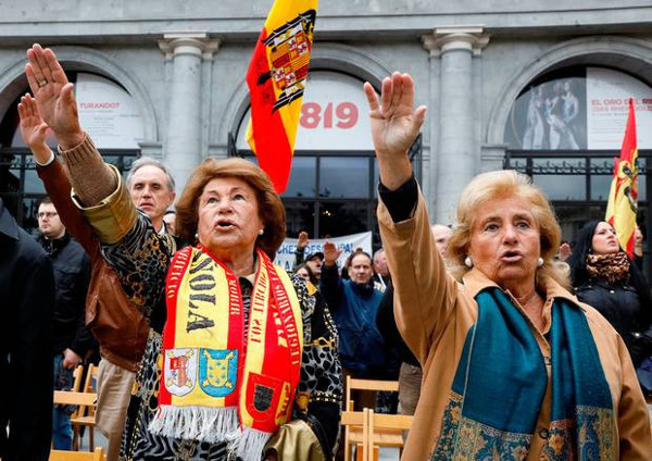 Madrid'de Franco'culara karşı Femen protestosu - Resim : 1