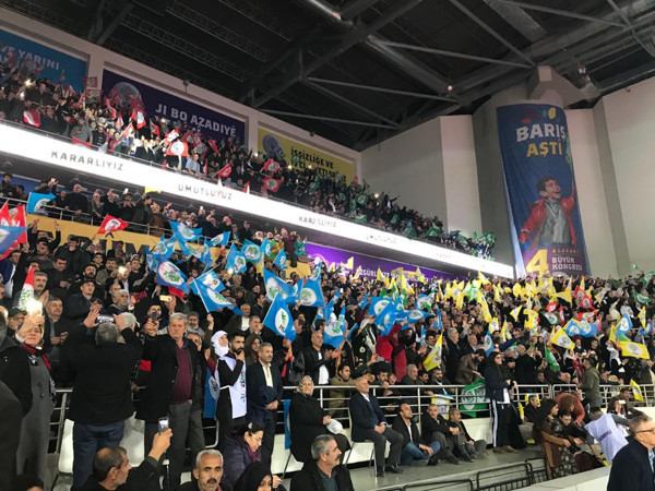 HDP kongreyi tamamladı, taban şimdi yeni bir yol bekliyor - Resim : 1