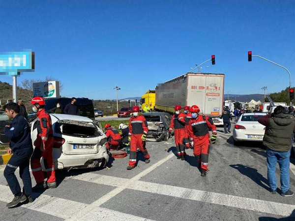 Milas'ta 'kırmızı ışık' kazası: 1 ölü, 1 tutuklama - Resim : 1