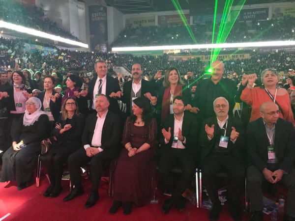 HDP kongreyi tamamladı, taban şimdi yeni bir yol bekliyor - Resim : 2