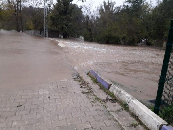 Çatalca'yı sel vurdu - Resim : 1