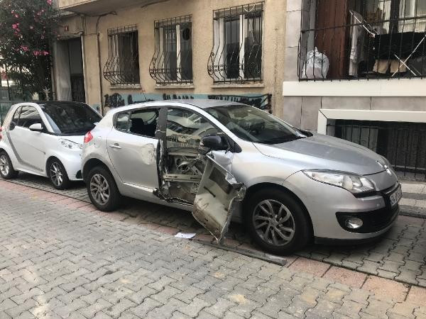 Hafriyat kamyonu 16 aracı parçaladı, bir kadını yaraladı - Resim : 1