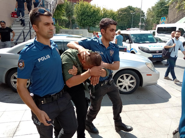 İstanbul'da 300 bin dolarlık soygun sonrası linç girişimi - Resim : 1