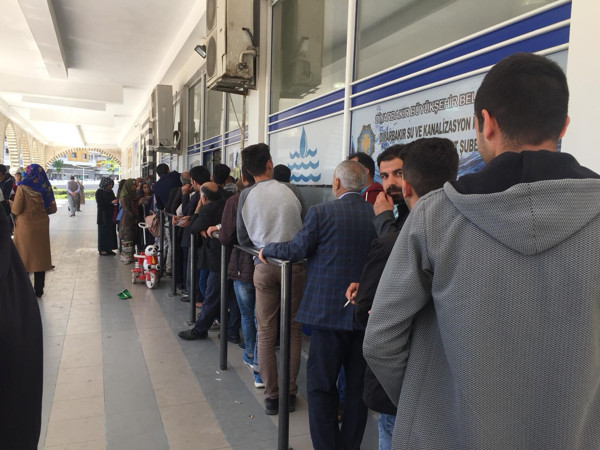 70'li yılların tüp kuyruğu değil, Diyarbakır... - Resim : 3