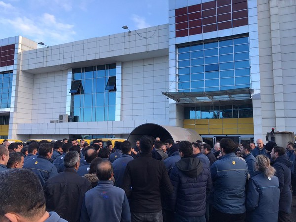 PTT Kargo işçileri isyan etti: 10 kilodan fazla paketler taşımaları isteniyor - Resim : 1