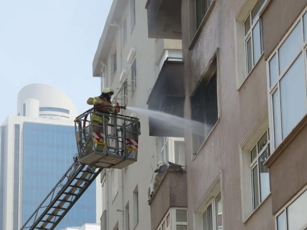 Kadıköy'de engelli oğlunu yangından kurtaran baba ve anne kurtulamadı - Resim : 3