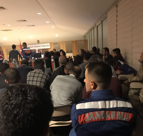 25 havalimanı işçisi ile 5 sendika yöneticisi tahliye edildi - Resim : 3