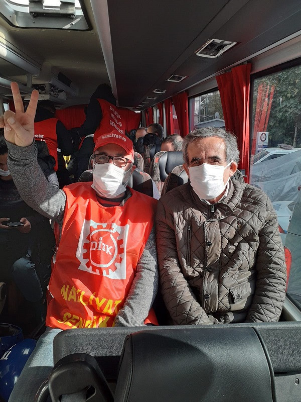 Ankara'ya yürüyen metal işçilerine polis müdahalesi: Sendika başkanları ve onlarca işçi gözaltına alındı - Resim : 2