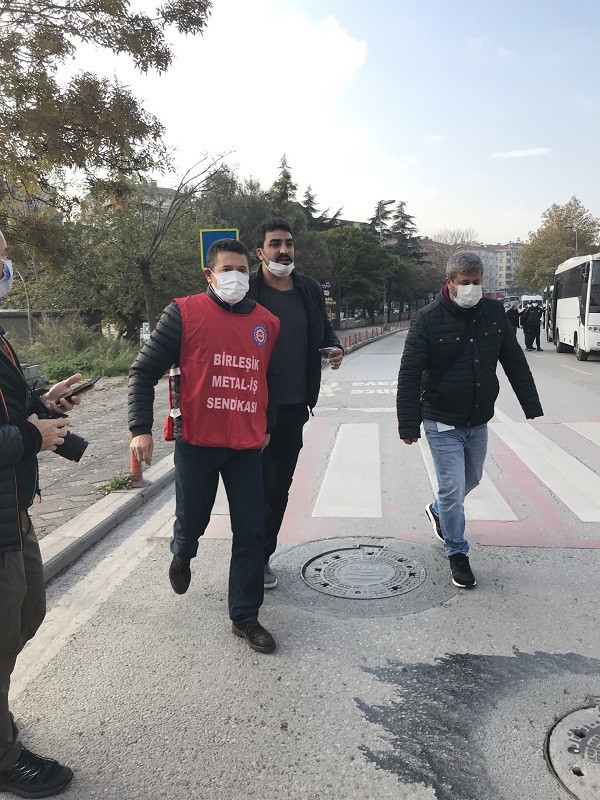 Ankara'ya yürüyen metal işçilerine polis müdahalesi: Sendika başkanları ve onlarca işçi gözaltına alındı - Resim : 5