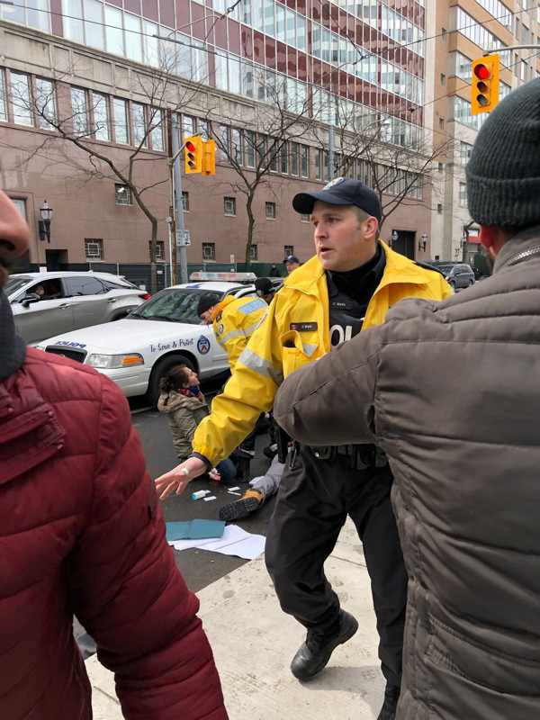Toronto’da göstericilere saldırı - Resim : 2