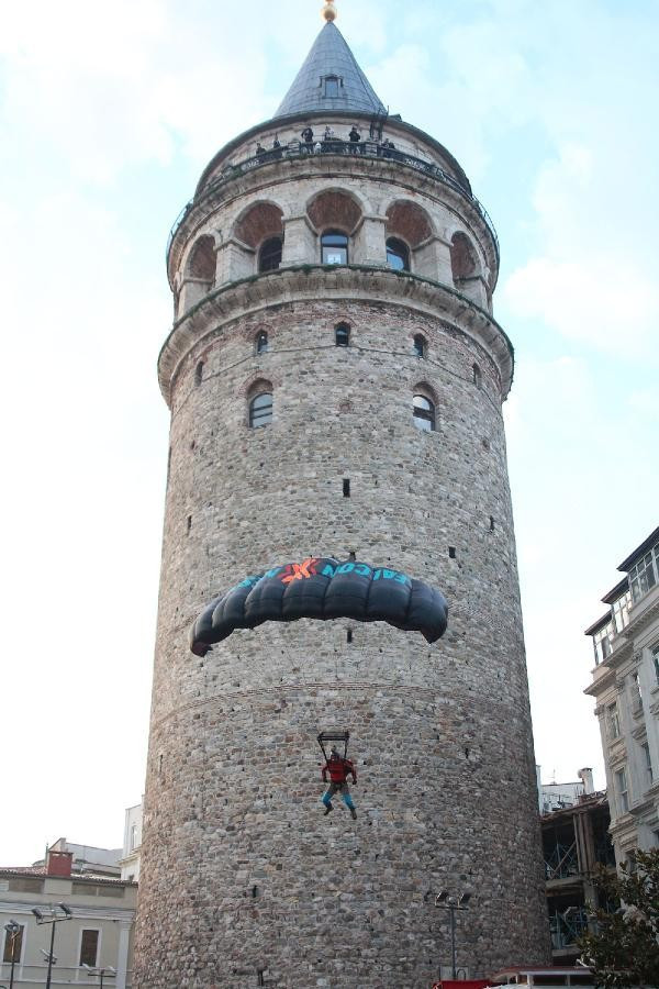 385 yıl sonra Galata’dan atladı - Resim : 1