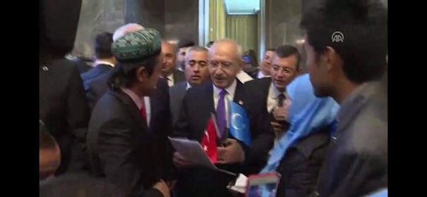 'Sahte Cumhurbaşkanı'nın birçok siyasetçiyle fotoğraf çektirdiği ortaya çıktı - Resim : 10