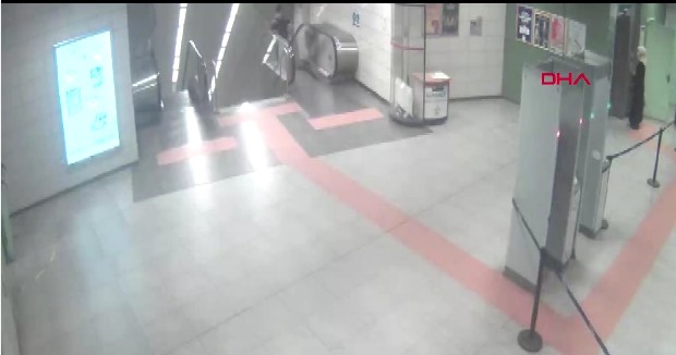 Metro saldırganının yeni görüntüleri: Dedektör uyarı vermiş - Resim : 1