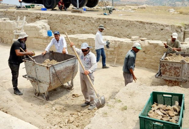 Tripolis Antik Kenti'nde 45 metrelik sokak bulundu - Resim : 2
