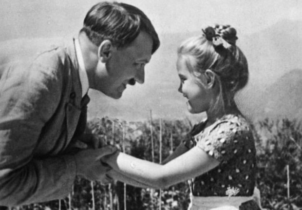 Hitler'in Yahudi kız çocuğuyla çekilmiş imzalı fotoğrafı - Resim : 1