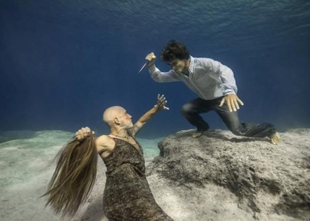Su altından "Kadına Şiddet" fotoğrafları - Resim: 6