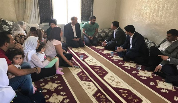 CHP heyeti öldürülen çocukların evinde - Resim : 1
