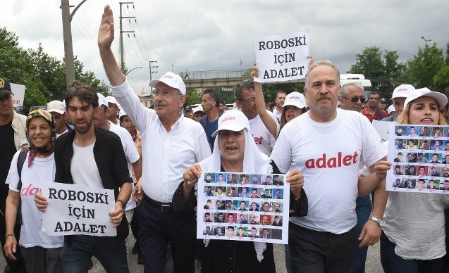 Kılıçdaroğlu AİHM dilekçesini canlı yayında imzaladı - Resim : 4