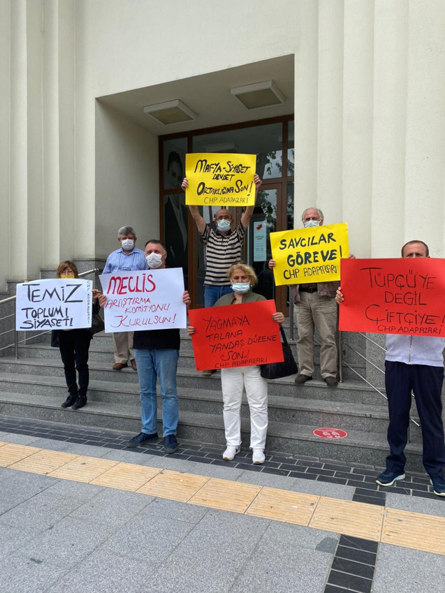CHP'den Ziraat Bankası önünde eylem: Mafya-siyaset-devlet ortaklığına son - Resim : 2