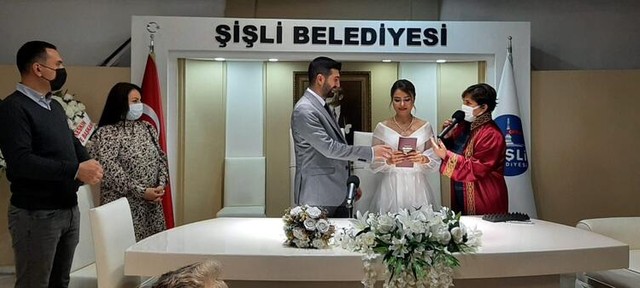 Türkiye'de 02.02.2022'de nikah 'çılgınlığı' yaşandı - Resim : 1