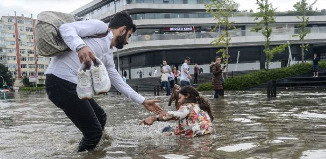 'Yağmur kent suçlarını ortaya çıkardı' - Resim : 1