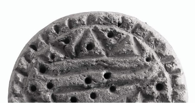 Tavşanlı Höyük'te 3 bin 300 yıllık mühür ve hançer bulundu - Resim : 1